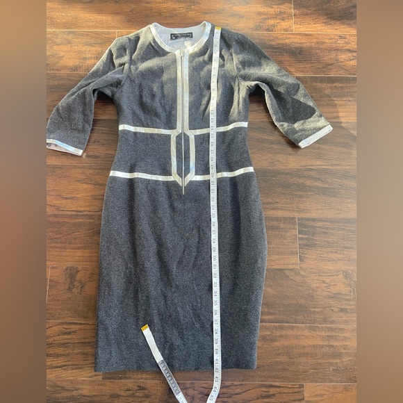 Peggy Jennings Knot dress with metallic lines - Picture 7 of 8